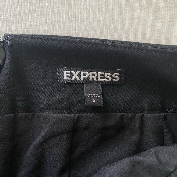 Express Black Pencil Skirt Size 0 Mini Classic Business Casual Office Basics - Picture 3 of 3